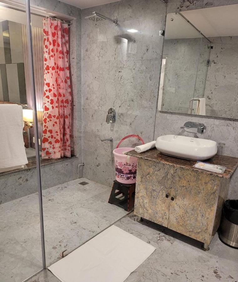 Solitude, The Boutique Hotel Haldwani Luaran gambar