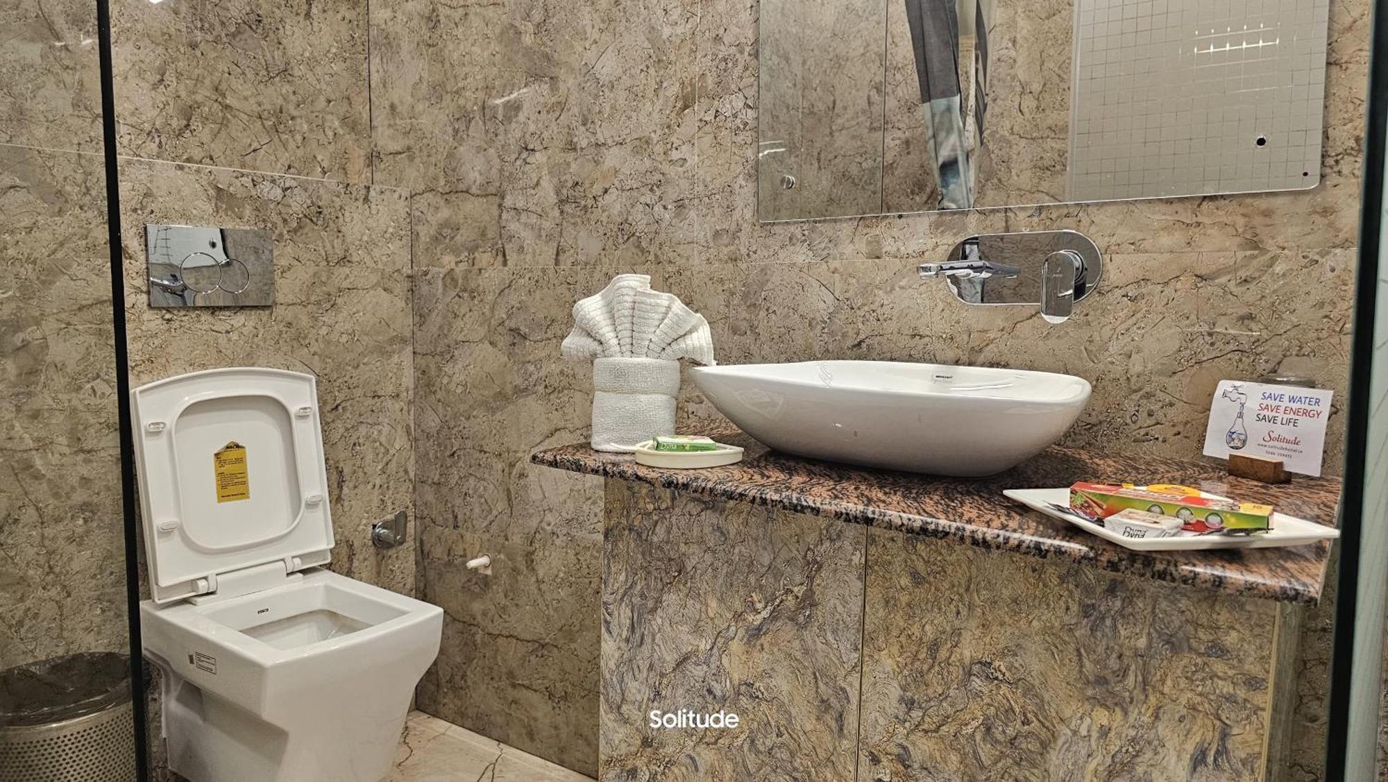 Solitude, The Boutique Hotel Haldwani Luaran gambar